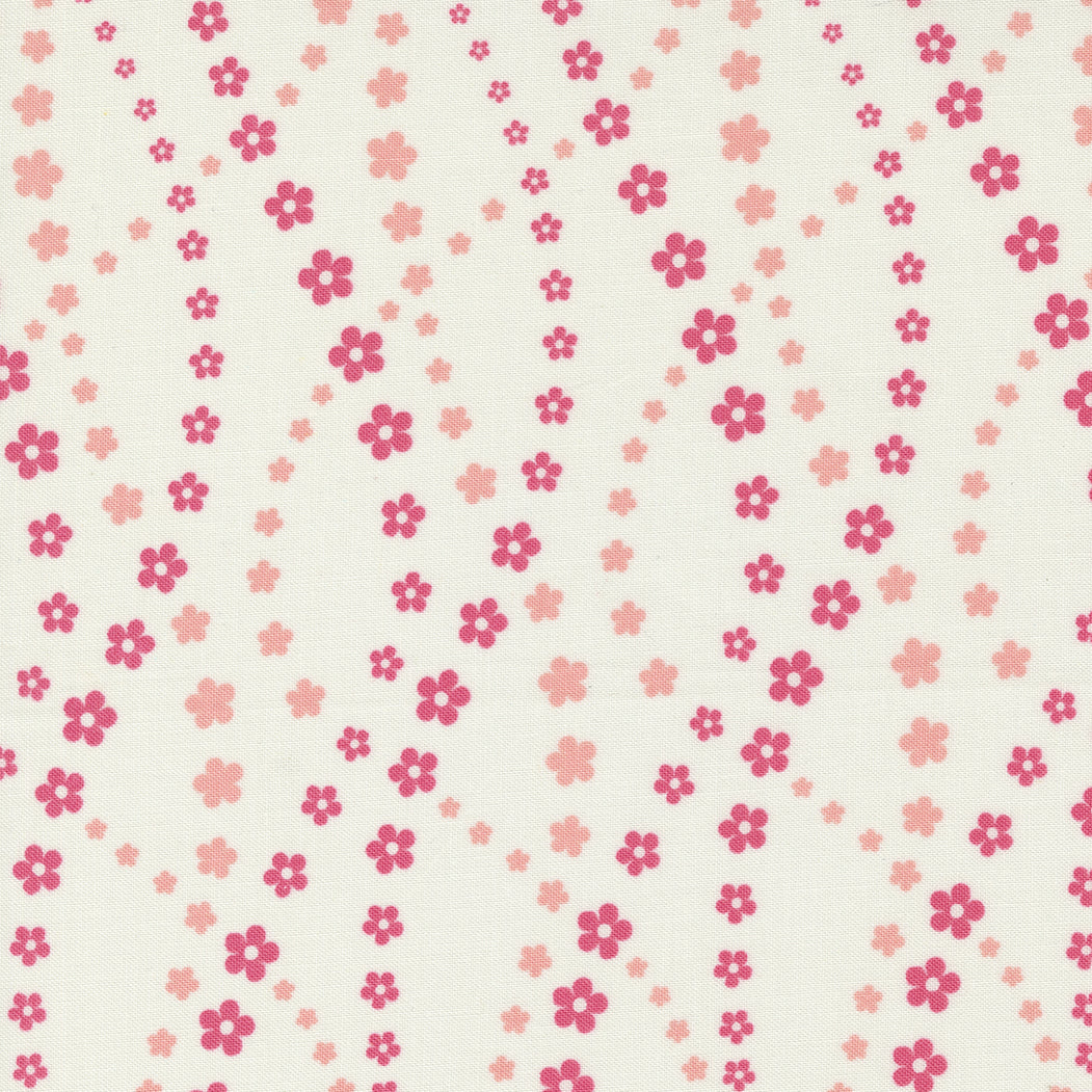 Flower Power from Moda - wavy design in pink 33716 21