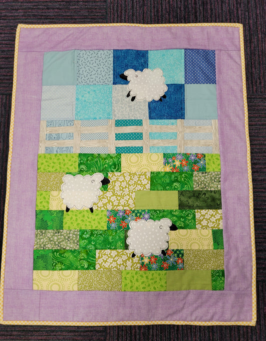 Sheep baby quilt 25"x 32"